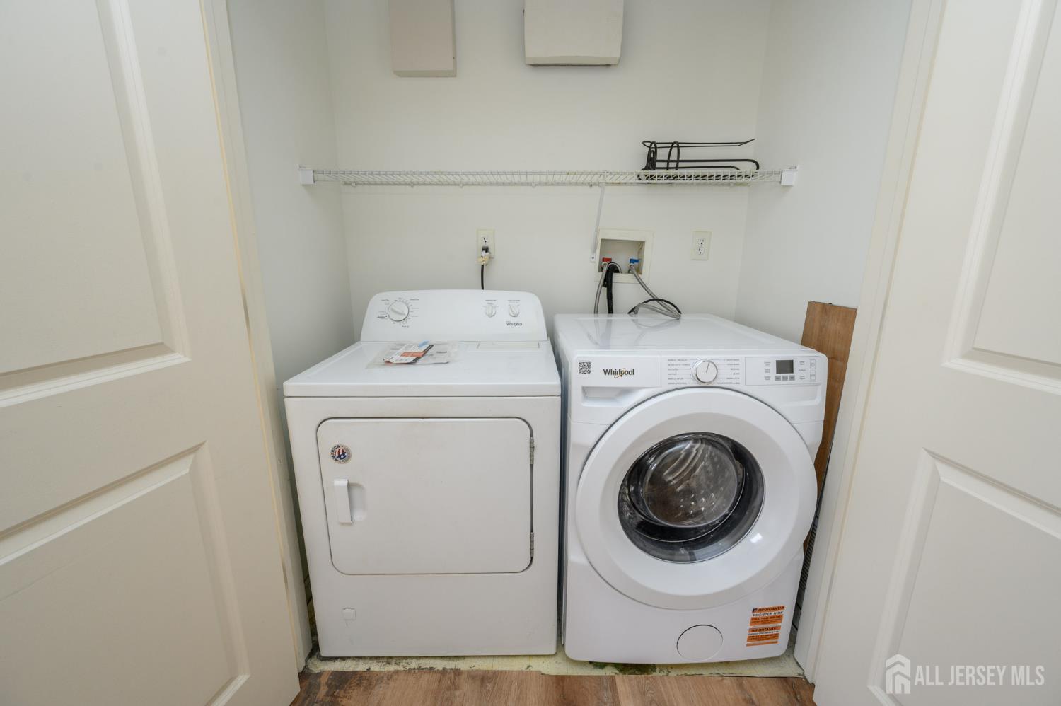 361 Lehigh Avenue Perth Amboy, NJ 08861 - Photo 20 of 28 a utility room with dryer and washer