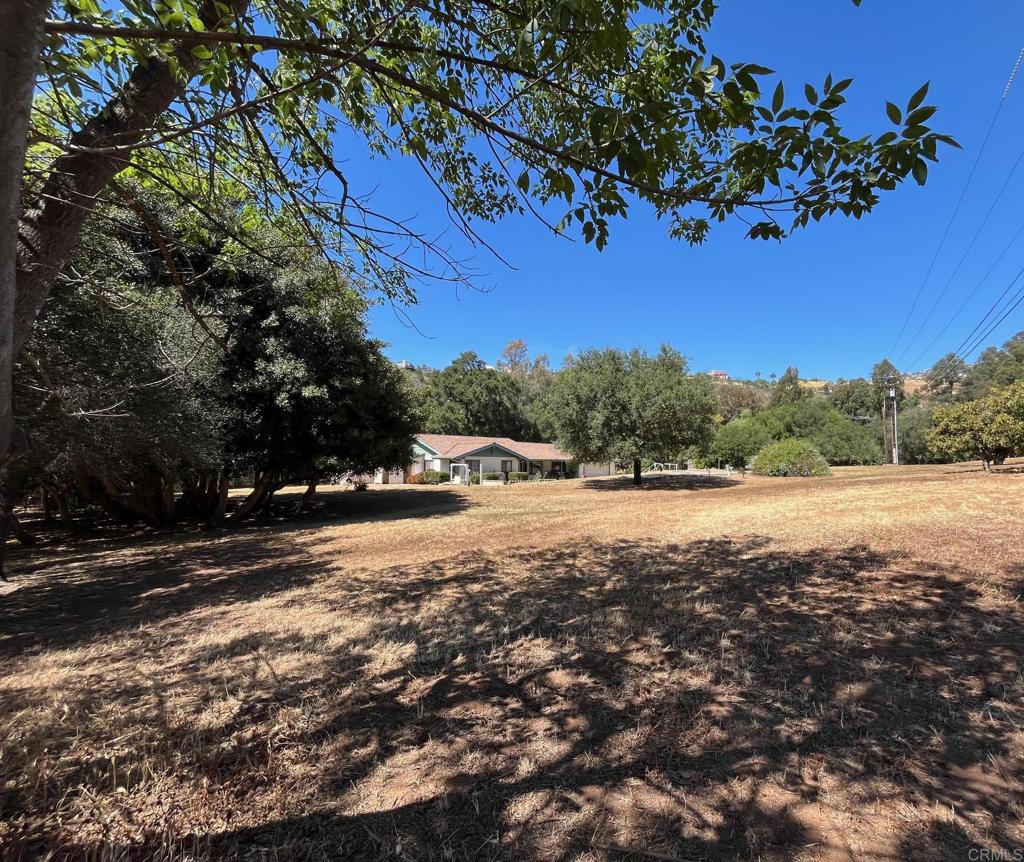 15426 Vali Hai Road Poway, CA 92064 - Photo 3 of 7