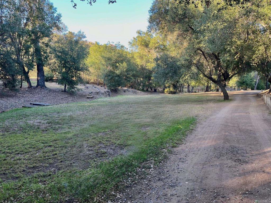 15426 Vali Hai Road Poway, CA 92064 - Photo 4 of 7