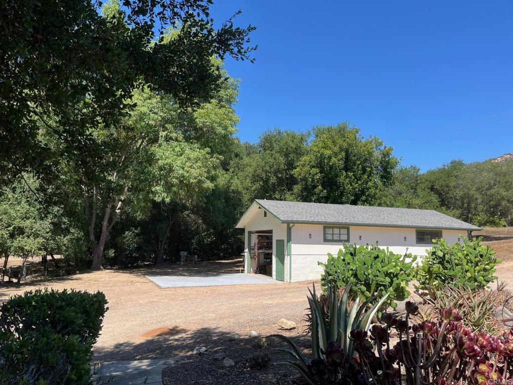 15426 Vali Hai Road Poway, CA 92064 - Photo 5 of 7