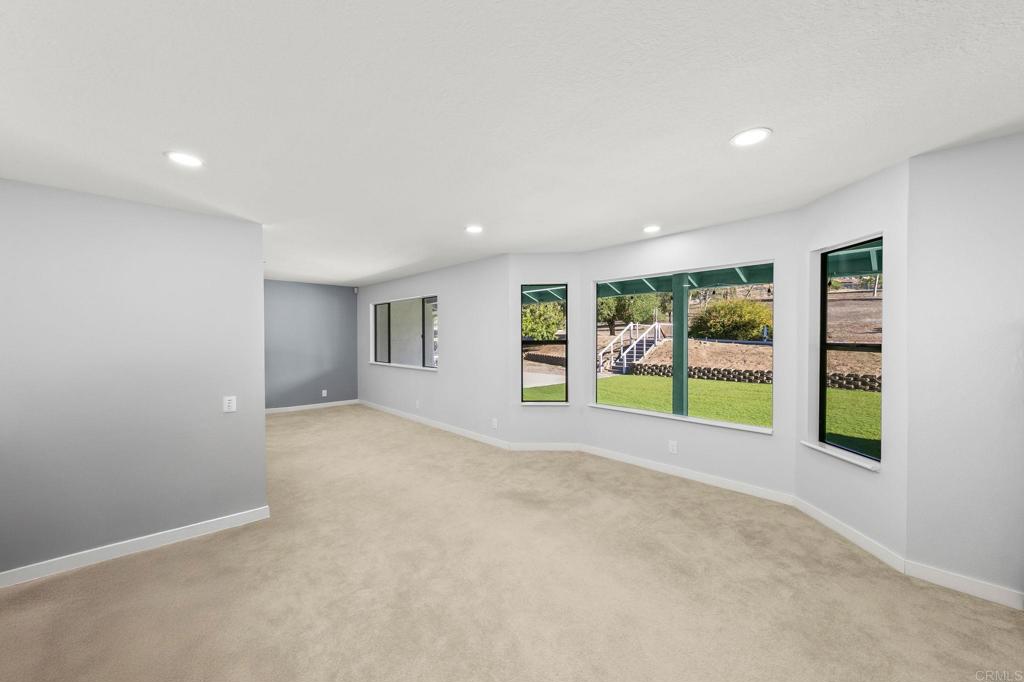 15426 Vali Hai Road Poway, CA 92064 - Photo 6 of 7