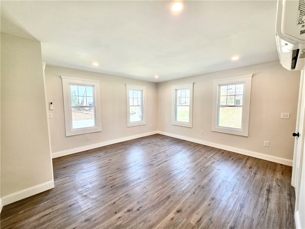 8 Wolf Hill Road Smithfield, RI 02917 - Photo 12 of 19