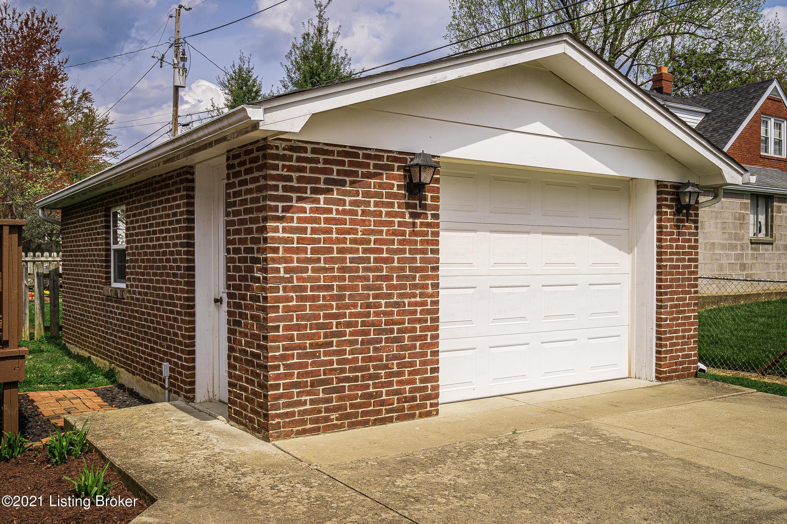 3003 Curran Road Louisville, KY 40205 - Photo 41 of 49 3003 Curran Rd-10