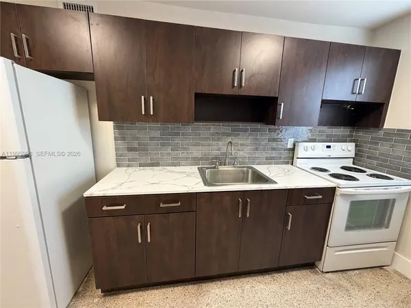 $2,300 | 1607 Northwest 16th Avenue, Unit 1, Miami, FL 33125