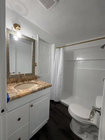 $2,450 | 227 Robelini Drive, Unit A, Vista, CA 92083