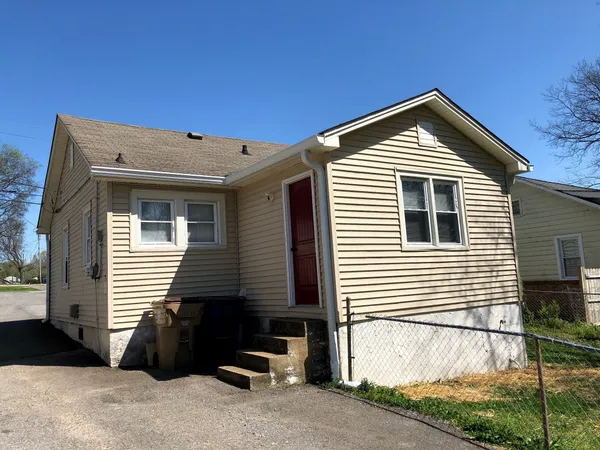 $1,375 | 113 Depot Street, Goodlettsville, TN 37072