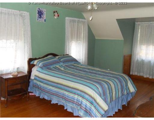 823 South Park Road Charleston, WV 25304 - Photo 6 of 8 Master Bedroom.