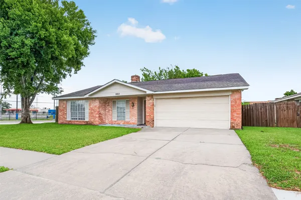 $219,900 | 9903 Towne Tower Lane, Sugar Land, TX 77498