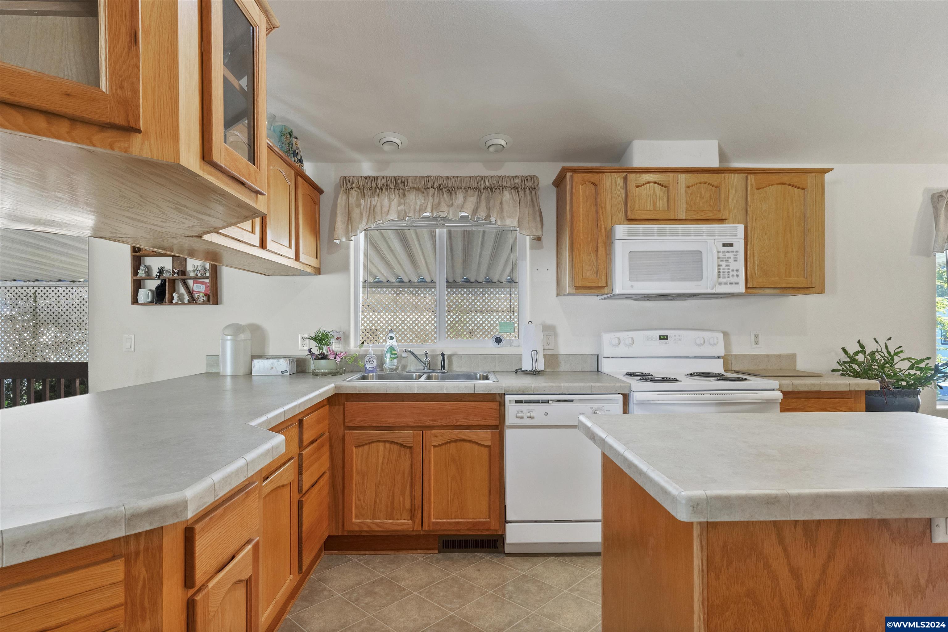 1630 Wallace Road Northwest, Unit 46 Salem, OR 97304 - Photo 10 of 24 Gallery Image 10