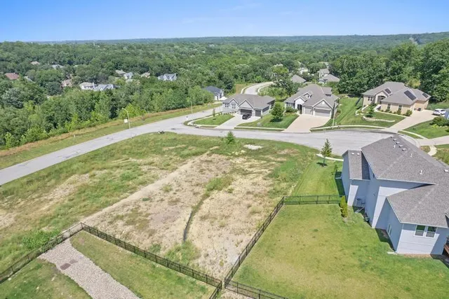 $136,900 | 12204 Grand Avenue, Kansas City, MO 64145