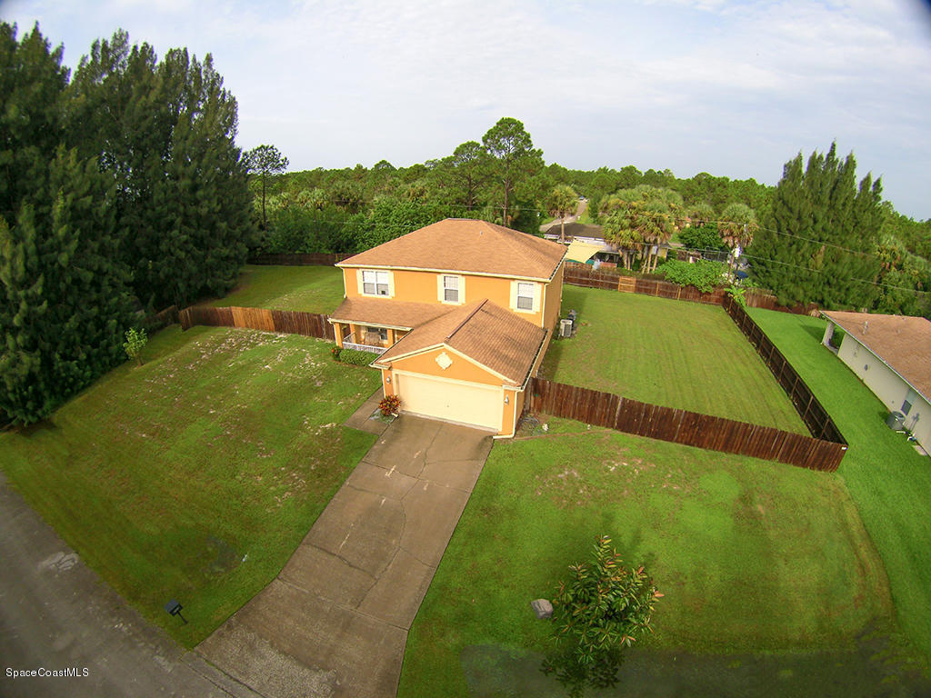 744 Giblin Avenue Southwest Palm Bay, FL 32908 - Photo 1 of 35 744giblin_MLS_33