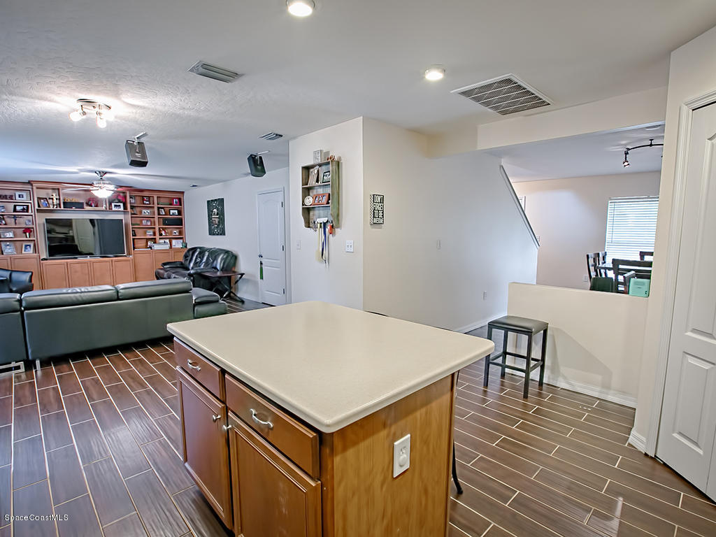 744 Giblin Avenue Southwest Palm Bay, FL 32908 - Photo 5 of 35 744giblin_MLS_10