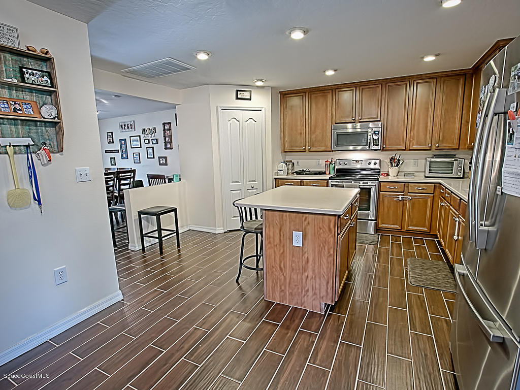 744 Giblin Avenue Southwest Palm Bay, FL 32908 - Photo 7 of 35 744giblin_MLS_16