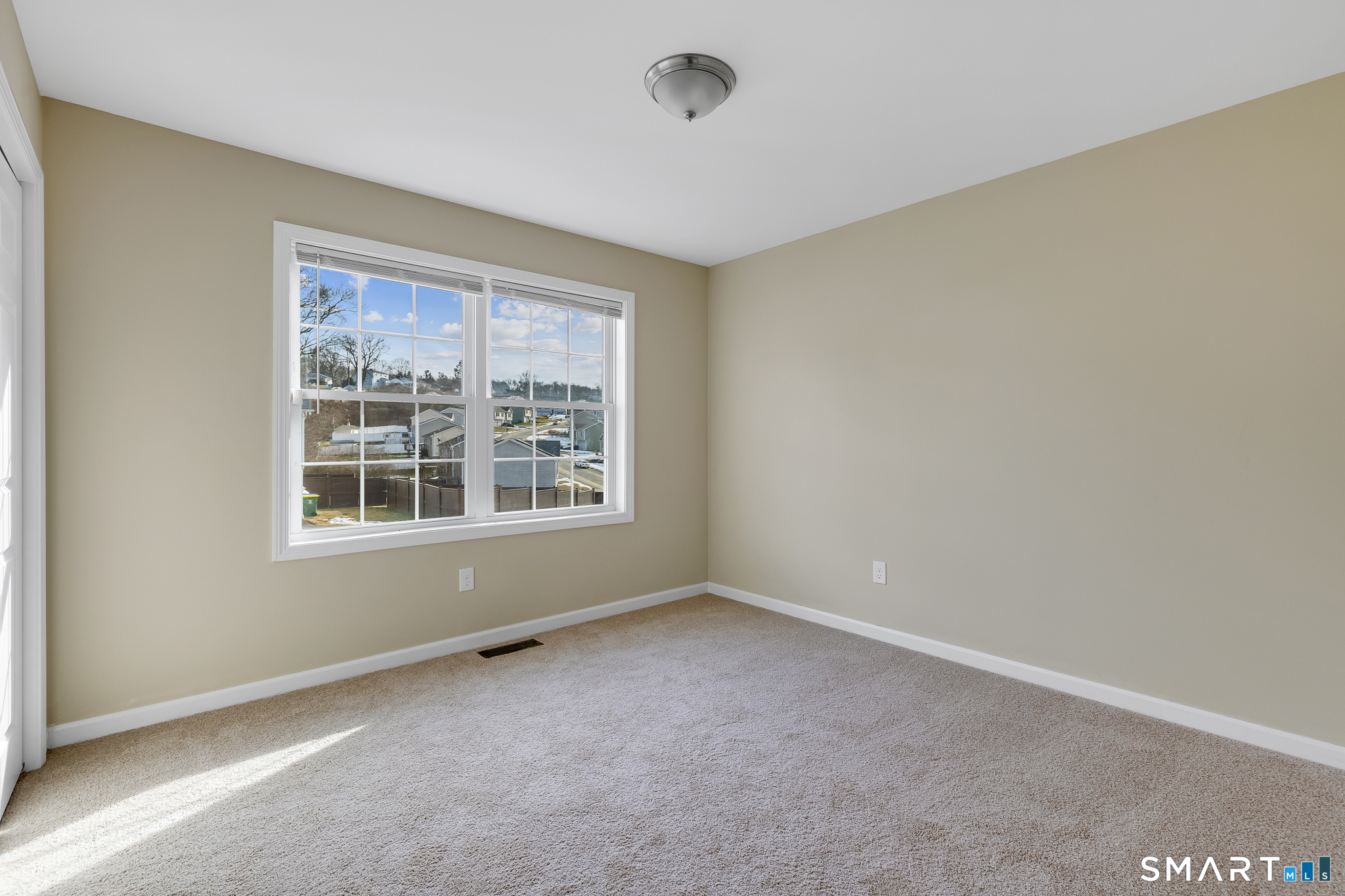 44 Shadybrook Lane Waterbury, CT 06706 - Photo 15 of 37