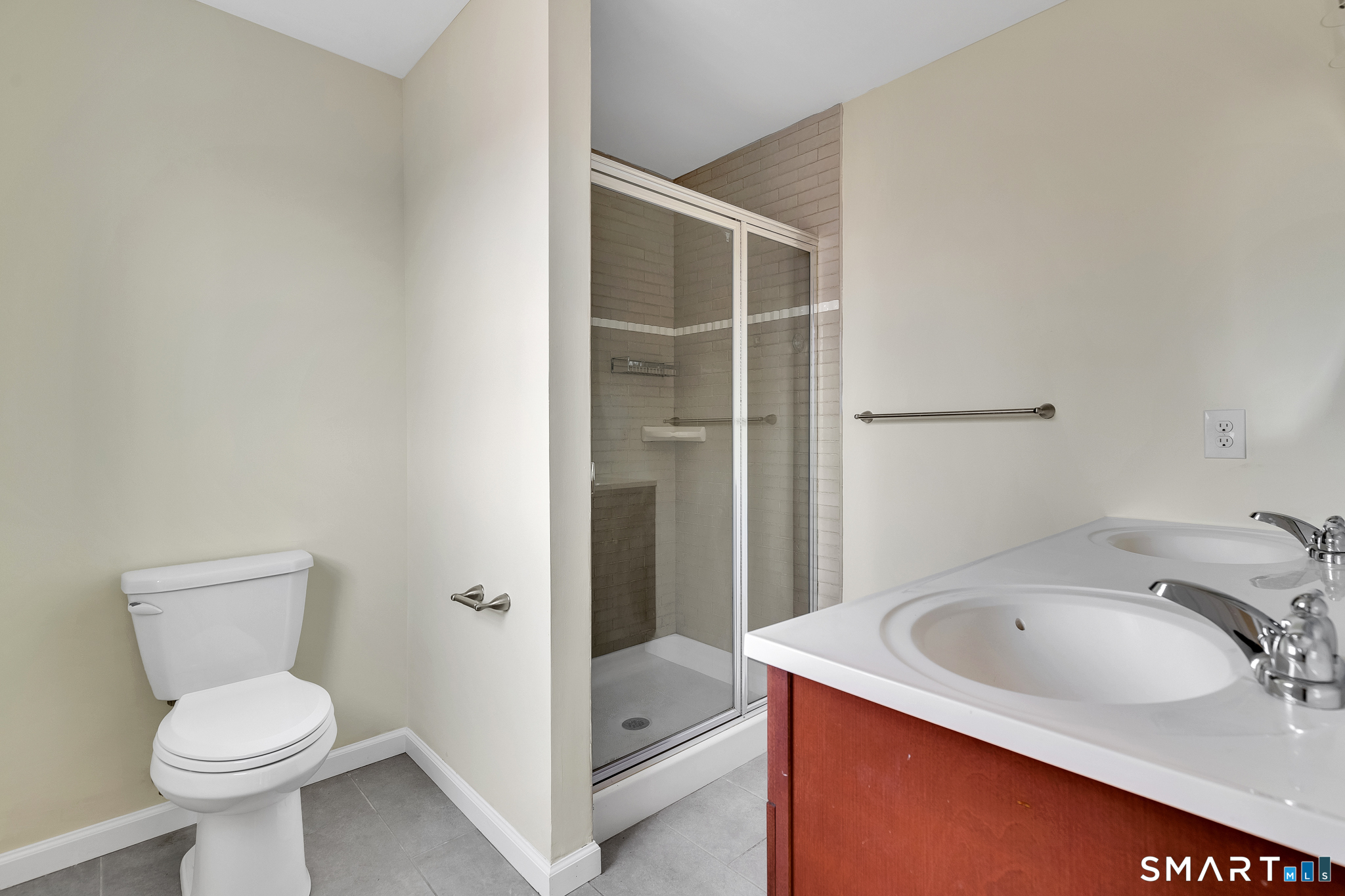 44 Shadybrook Lane Waterbury, CT 06706 - Photo 21 of 37