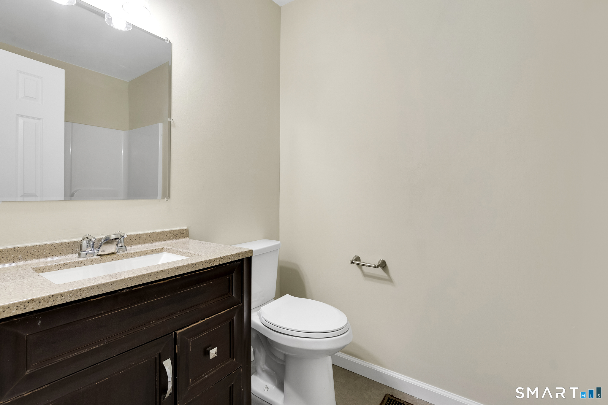 44 Shadybrook Lane Waterbury, CT 06706 - Photo 27 of 37