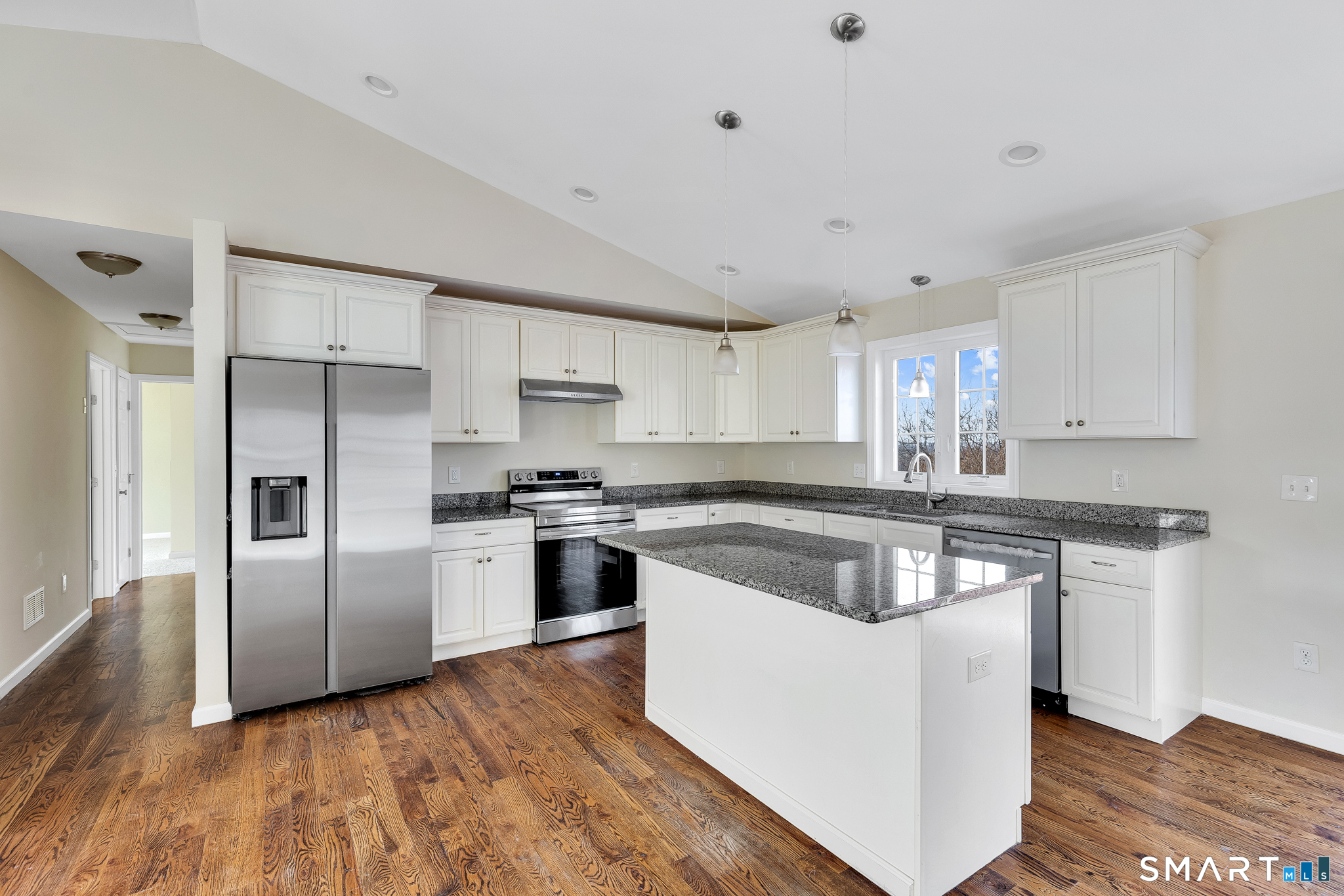 44 Shadybrook Lane Waterbury, CT 06706 - Photo 6 of 37