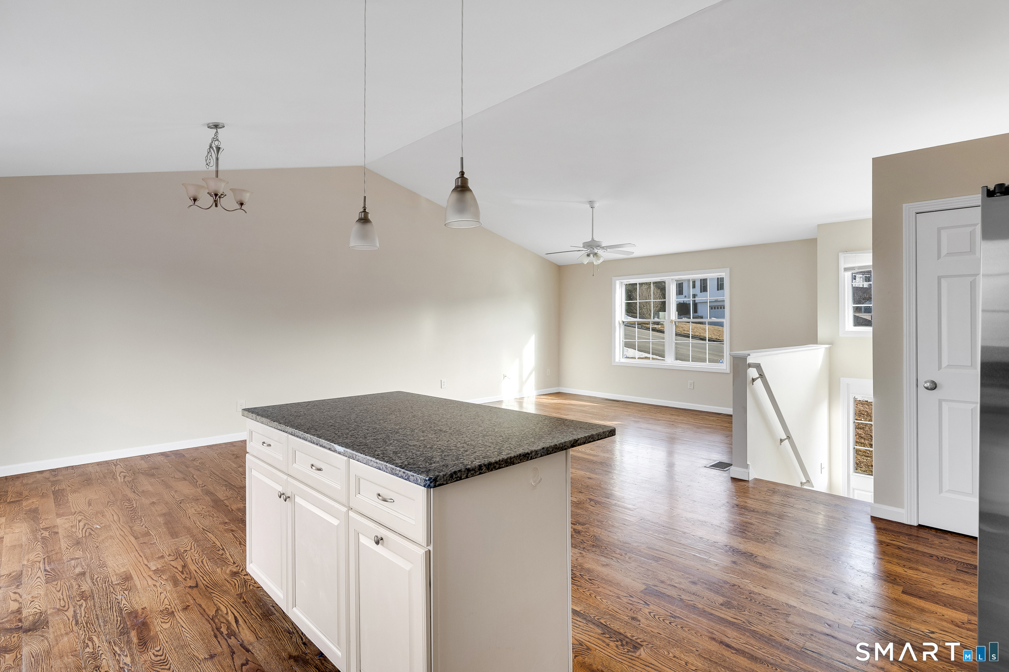 44 Shadybrook Lane Waterbury, CT 06706 - Photo 9 of 37