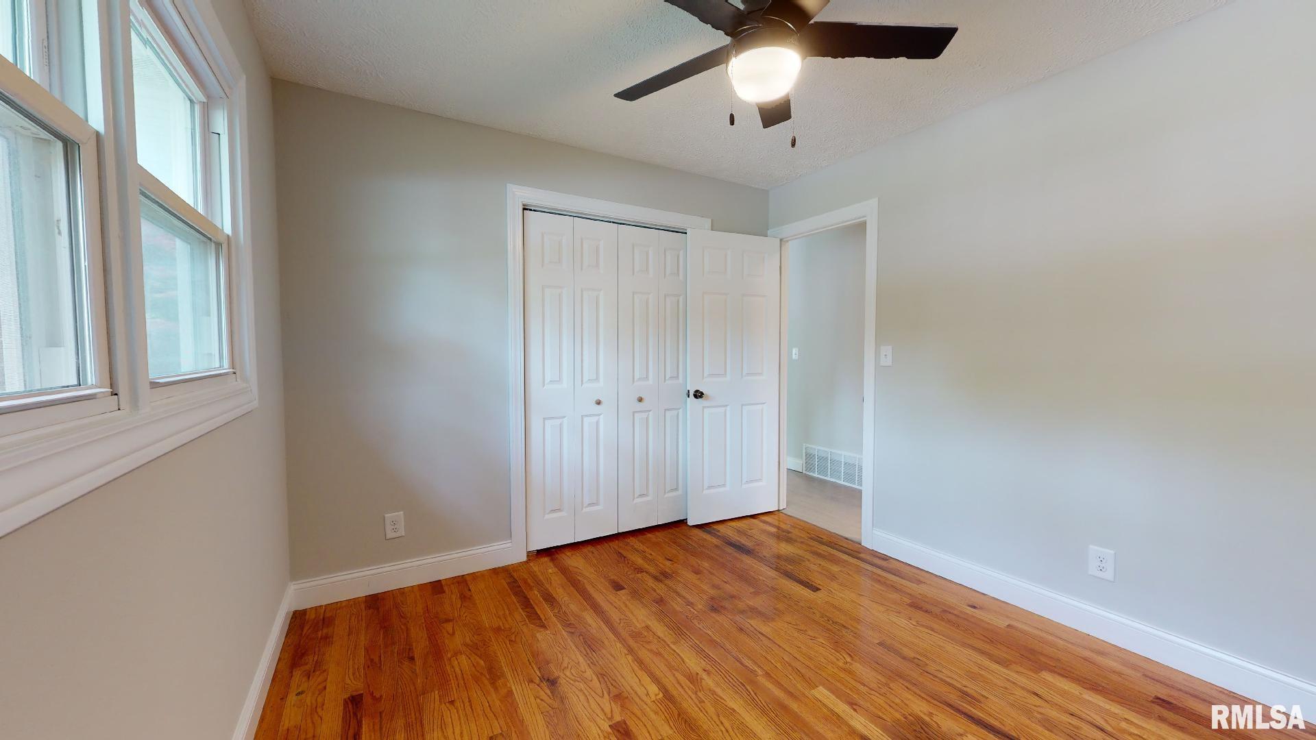 2409 Queensway Road Springfield, IL 62703 - Photo 8 of 12
