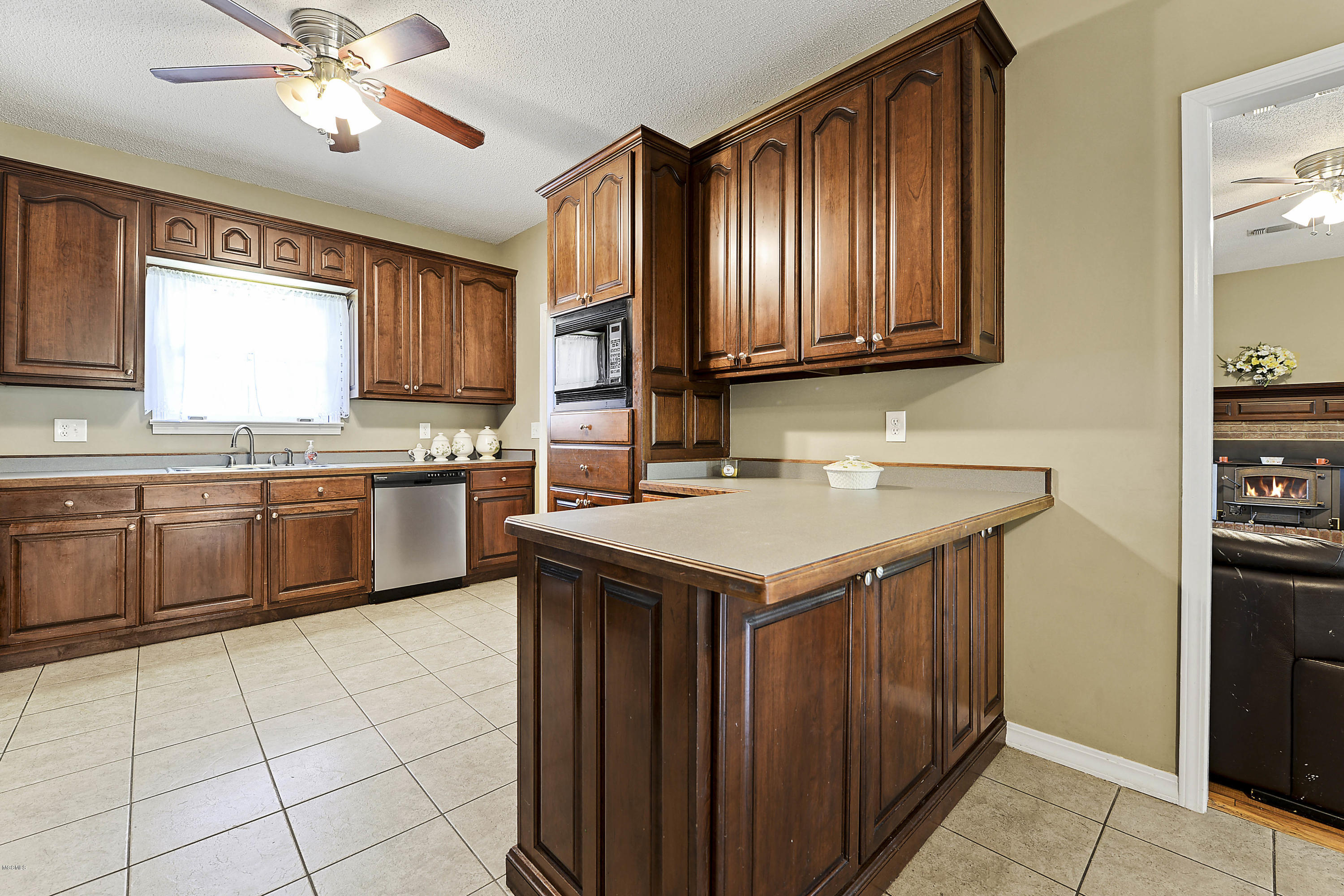 418 Wire Road East Perkinston, MS 39573 - Photo 11 of 28 010