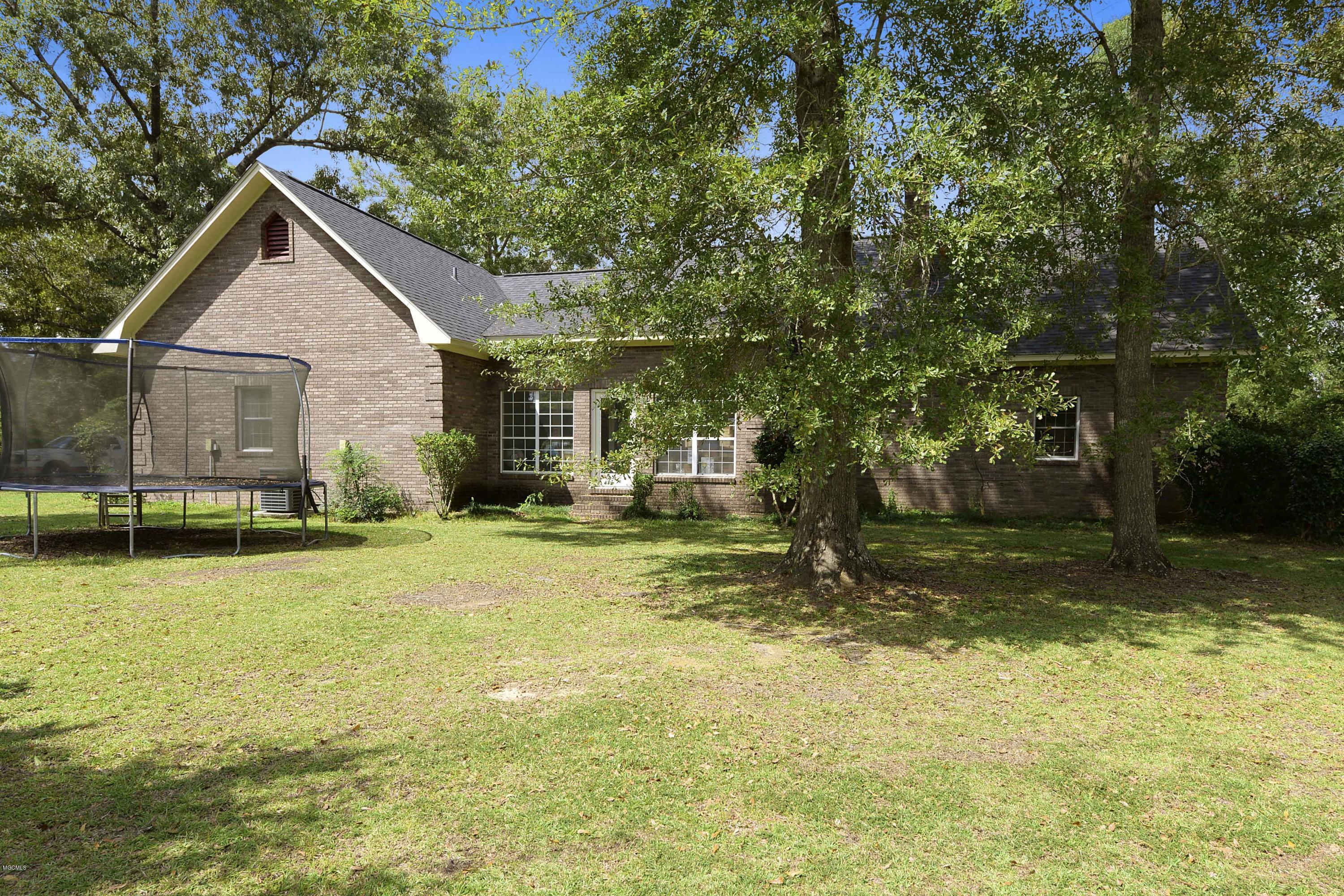 418 Wire Road East Perkinston, MS 39573 - Photo 5 of 28 025