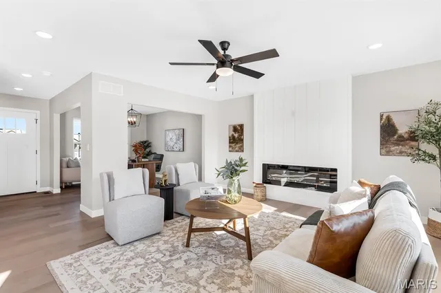 $429,900 | 6 Tether Court, Hamel, IL 62046