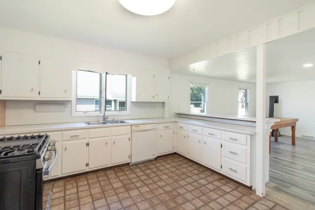 $2,800 | 38 Mohican Road, Old Saybrook, CT 06475