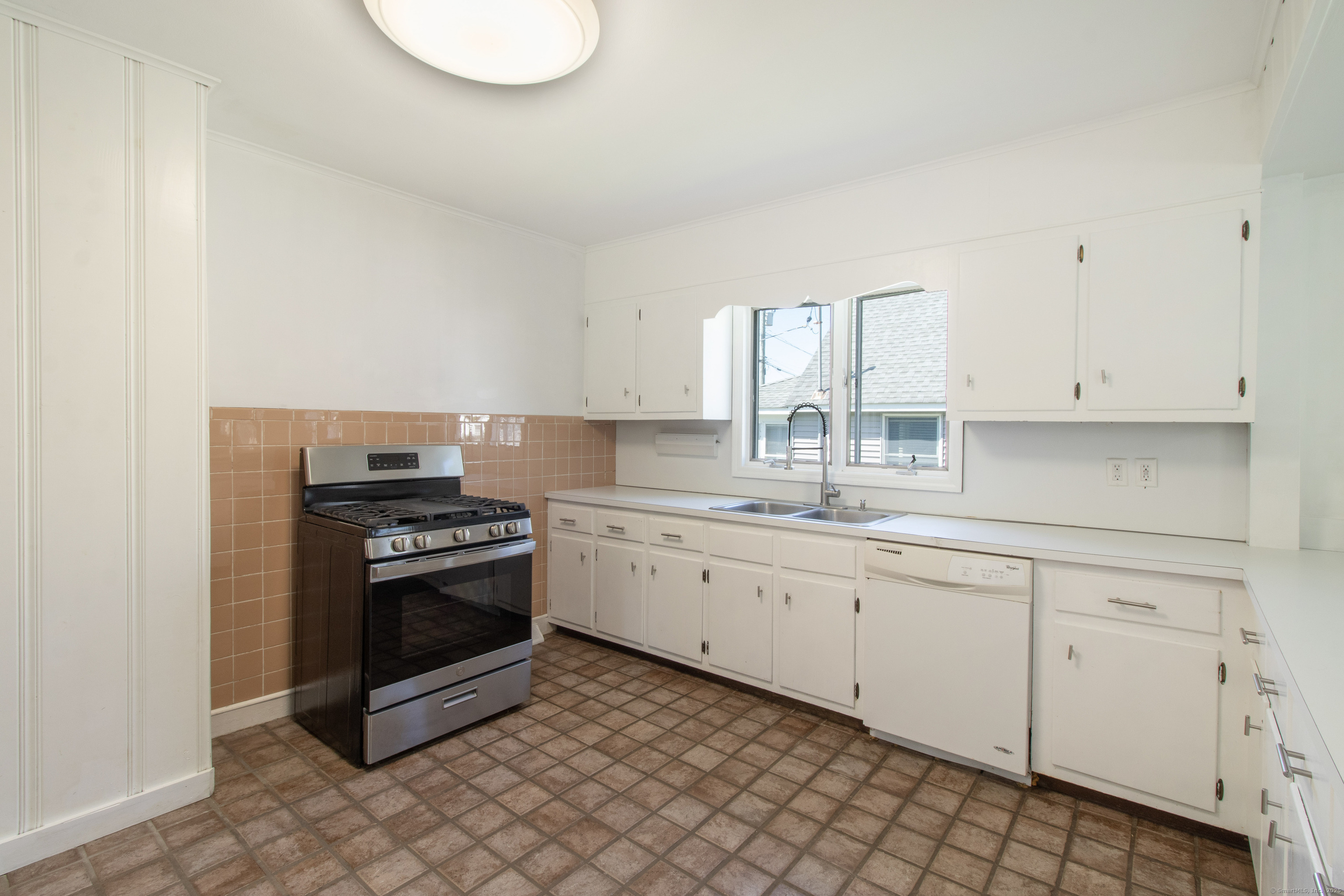 38 Mohican Road Old Saybrook, CT 06475 - Photo 13 of 34