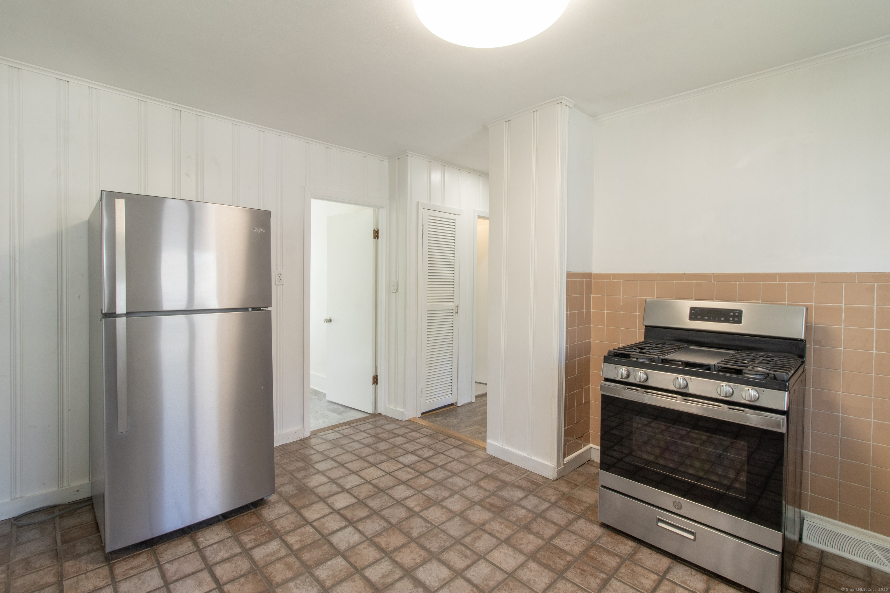 38 Mohican Road Old Saybrook, CT 06475 - Photo 14 of 34