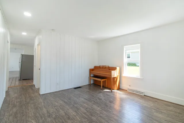 $2,800 | 38 Mohican Road, Old Saybrook, CT 06475