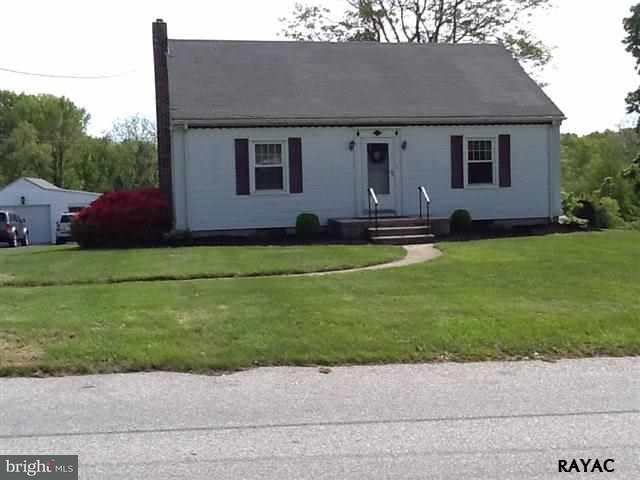 1943 North Hills Road York, PA 17406 - Photo 3 of 24 Gallery Image 3