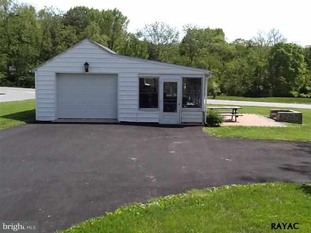 1943 North Hills Road York, PA 17406 - Photo 10 of 24 Gallery Image 10