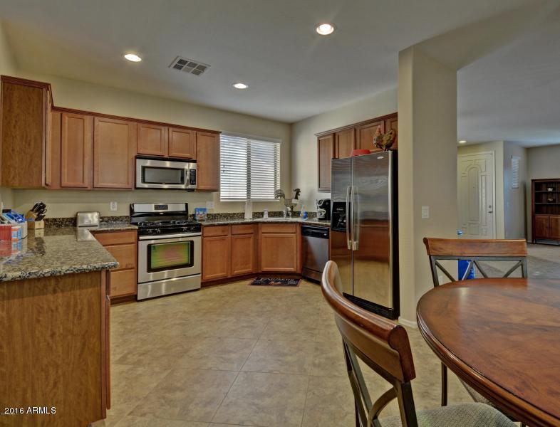 2065 South Martingale Road Gilbert, AZ 85295 - Photo 6 of 28 20160812154805606752000000-o