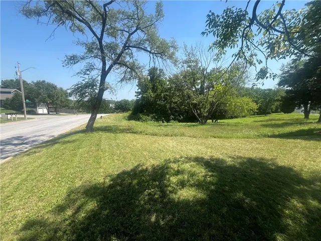 $150,000 | 6217 Northwest Roanridge Road, Kansas City, MO 64151