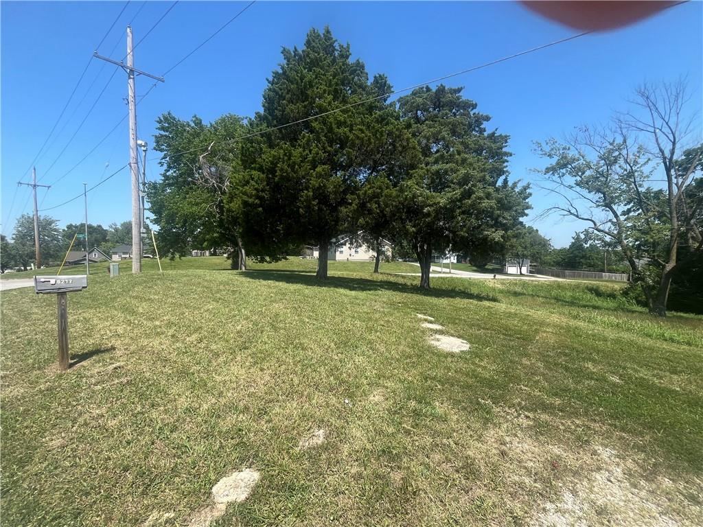 6217 Northwest Roanridge Road Kansas City, MO 64151 - Photo 10 of 17