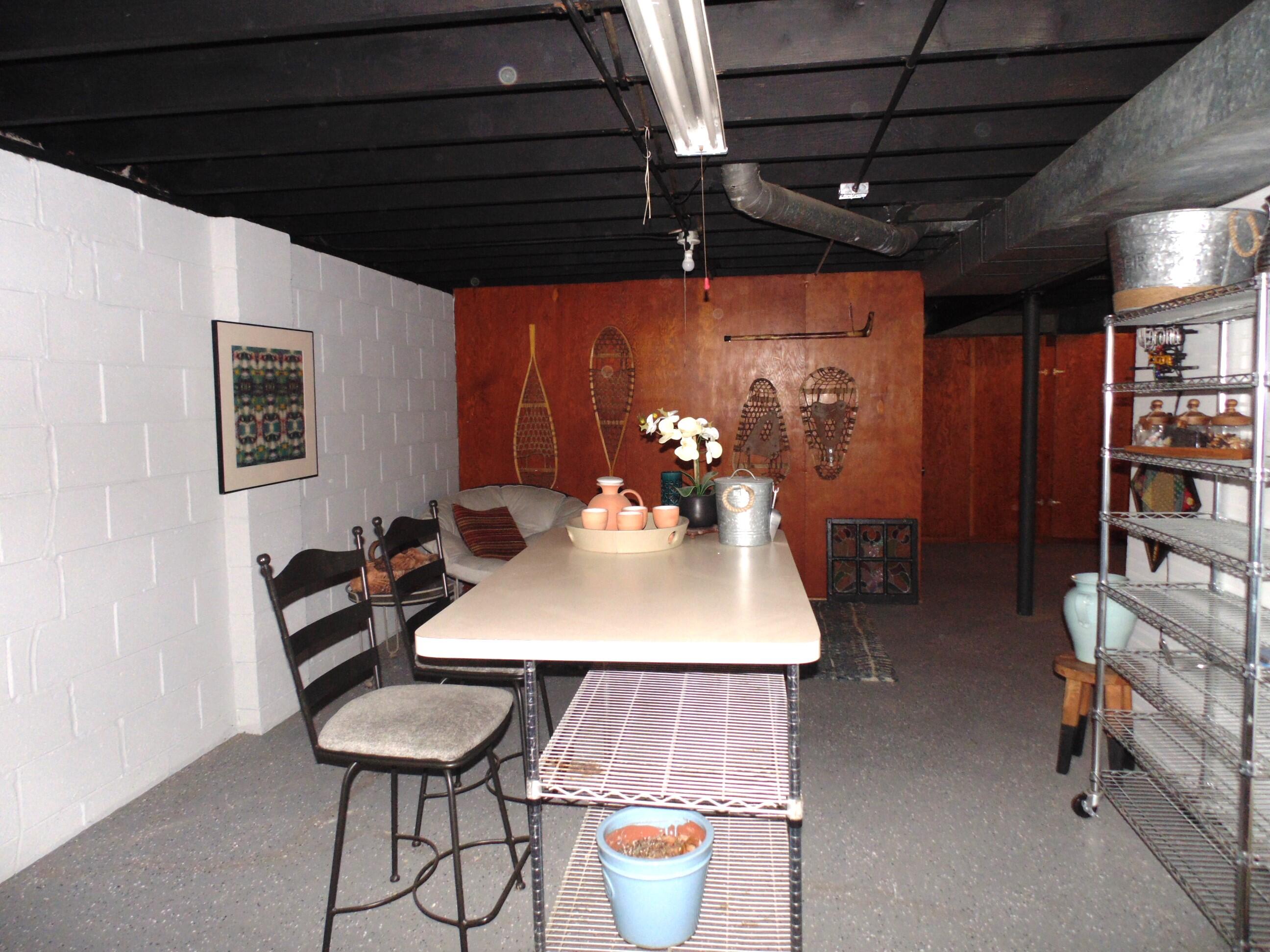 6801 Forest Avenue Gary, IN 46403 - Photo 20 of 23 a dining room with furniture and chandelier