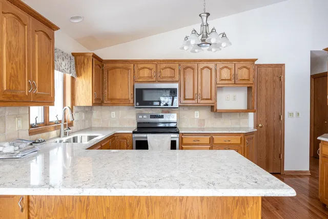 $464,900 | 527 Applewood Drive, Kimberly, WI 54136