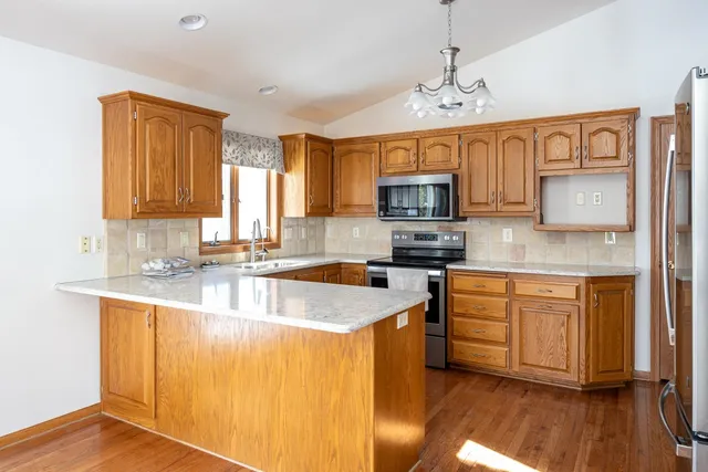 $464,900 | 527 Applewood Drive, Kimberly, WI 54136