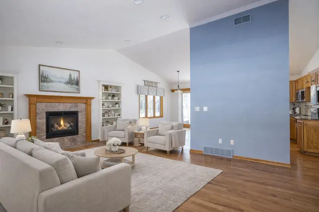 $464,900 | 527 Applewood Drive, Kimberly, WI 54136