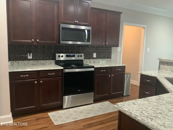 $575,000 | 8230 Equinox Lane, Powell, TN 37849