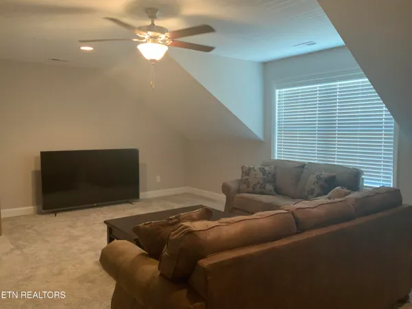 $575,000 | 8230 Equinox Lane, Powell, TN 37849