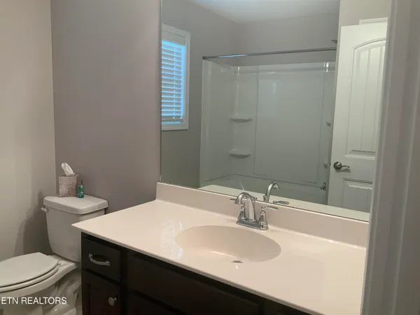 $575,000 | 8230 Equinox Lane, Powell, TN 37849