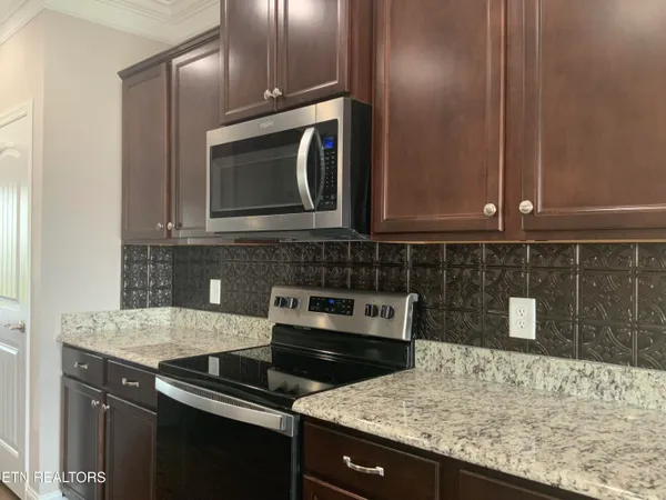 $575,000 | 8230 Equinox Lane, Powell, TN 37849