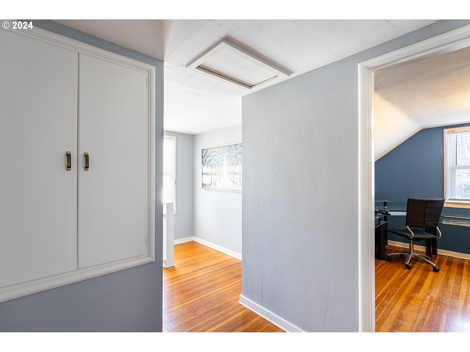 2275 Cal Young Road Eugene, OR 97401 - Photo 26 of 36 a view of a living room and bathroom
