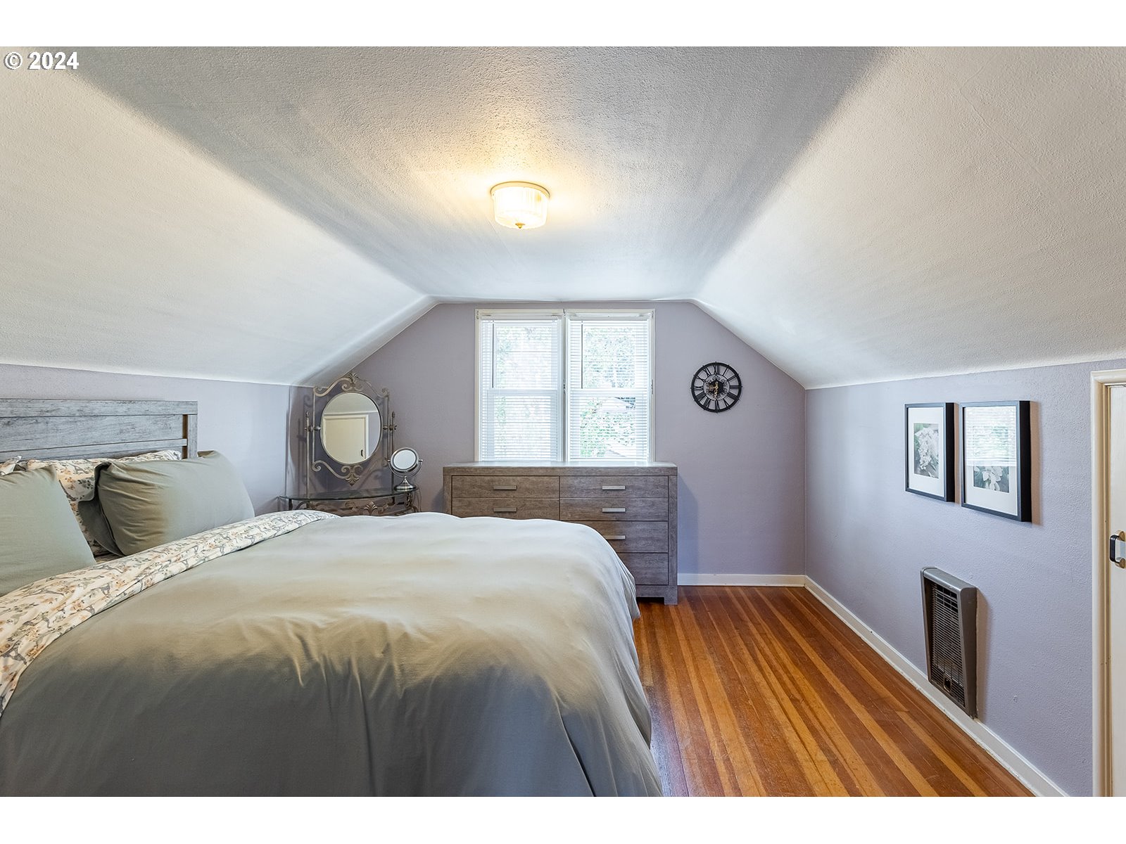 2275 Cal Young Road Eugene, OR 97401 - Photo 28 of 36 a bedroom with a bed and a window