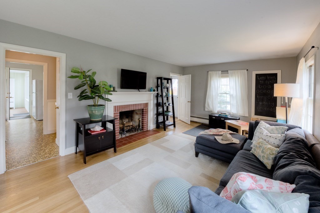 8 Crestwood Road Paxton, MA 01612 - Photo 18 of 41 Gallery Image 18
