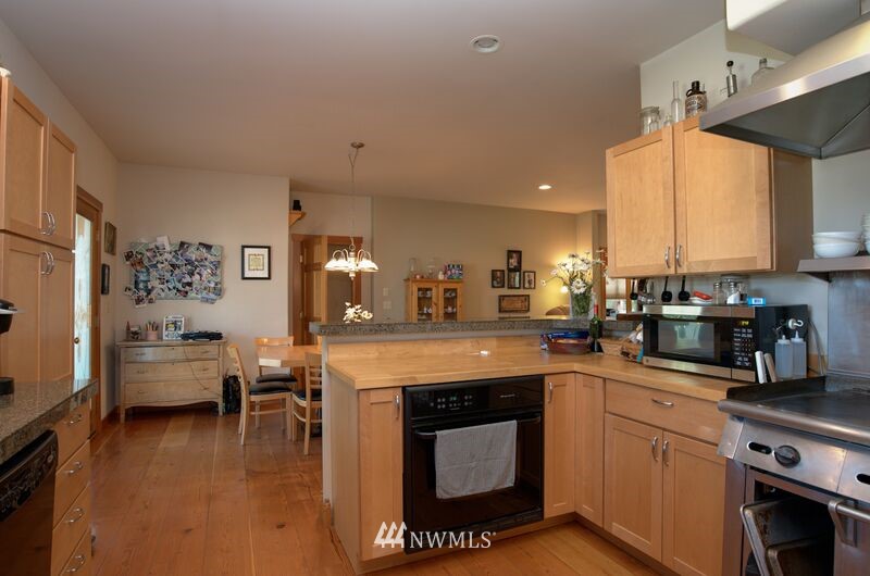 3688 East Smith Road Bellingham, WA 98226 - Photo 3 of 15