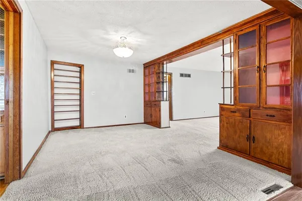 $415,000 | 146 Southeast 180th Road, Warrensburg, MO 64093