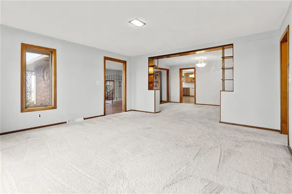 $415,000 | 146 Southeast 180th Road, Warrensburg, MO 64093