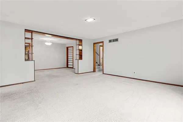 $415,000 | 146 Southeast 180th Road, Warrensburg, MO 64093